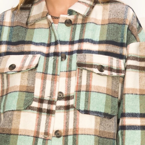 NWT WOMENS plaid shacket - Picture 5 of 5